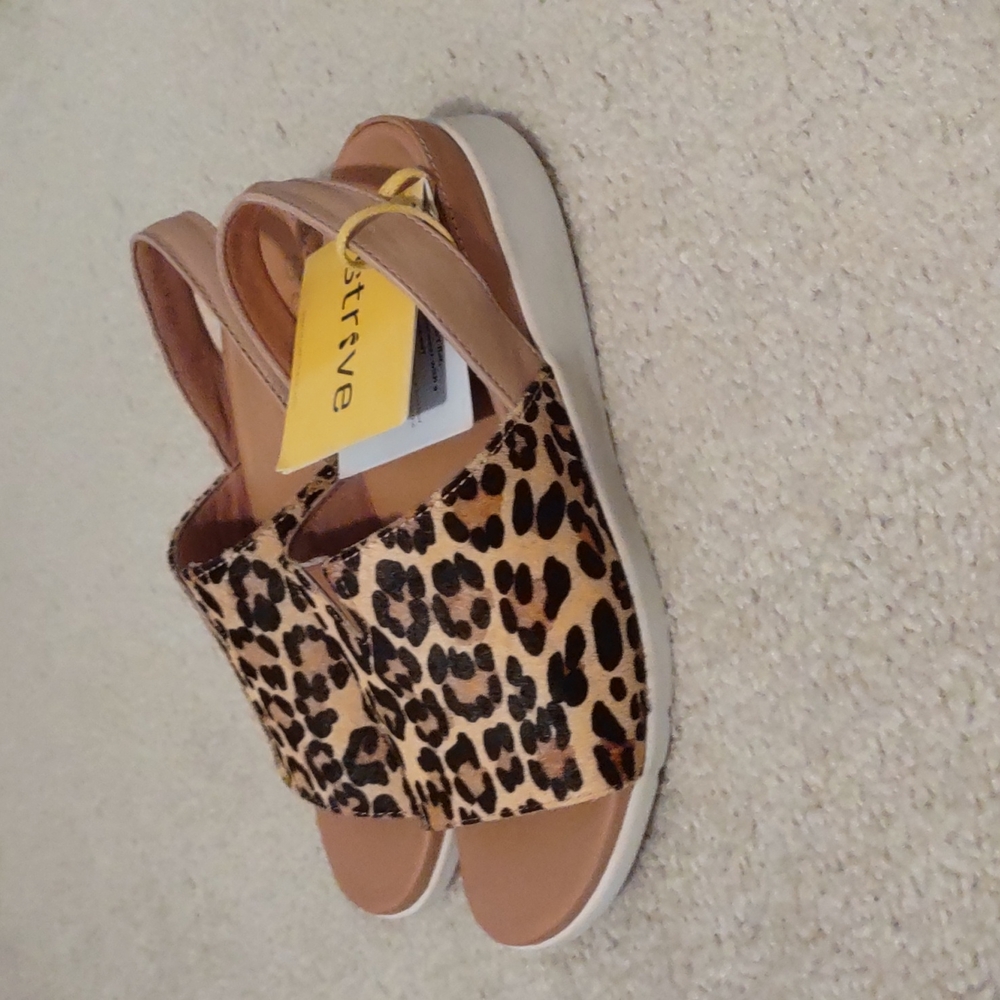 Strive Mara Leopard Print Sandals - Picture 3 of 7